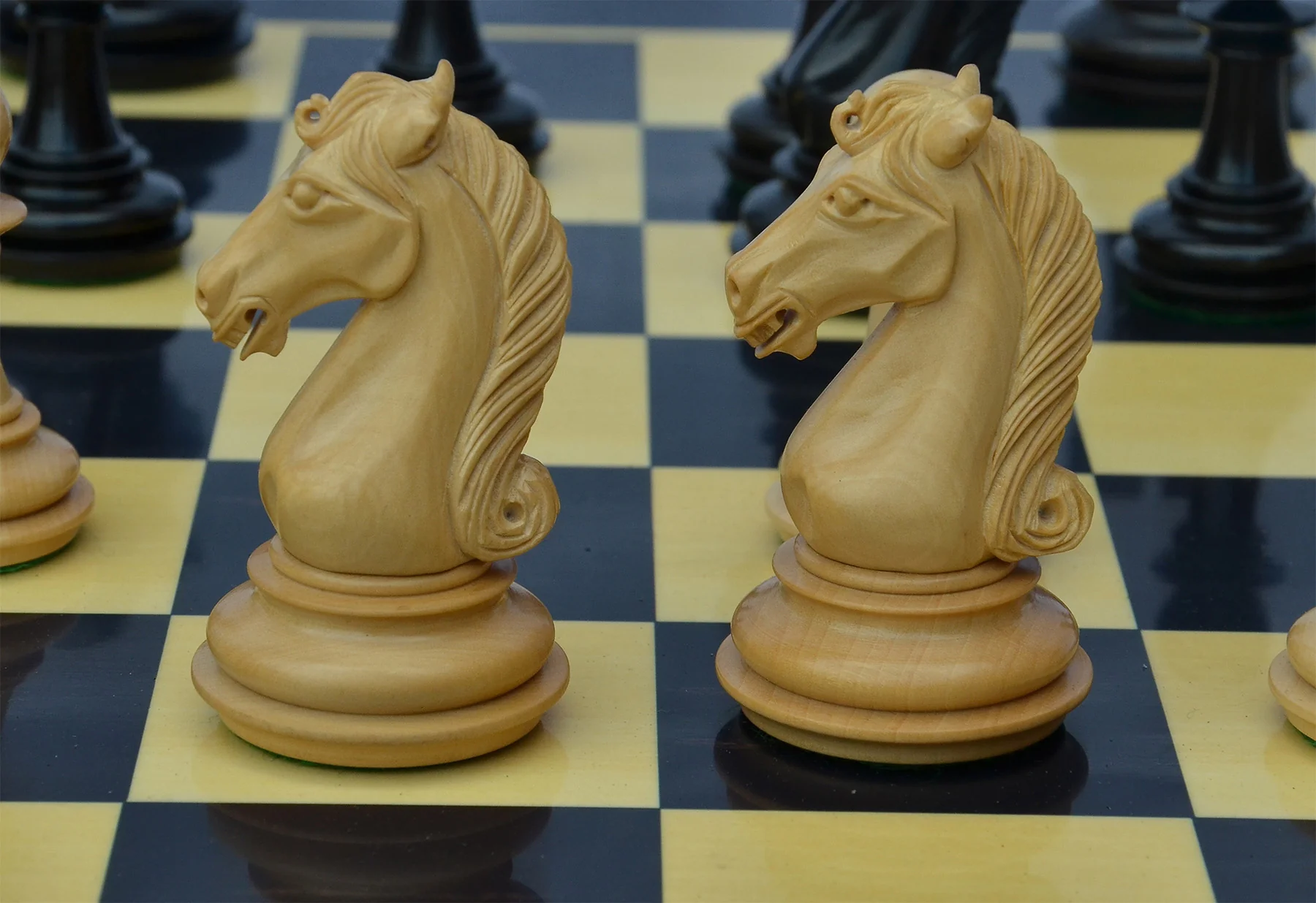 Attica Series Premium Staunton 4" Chess set in Ebony and Box wood - Image 9