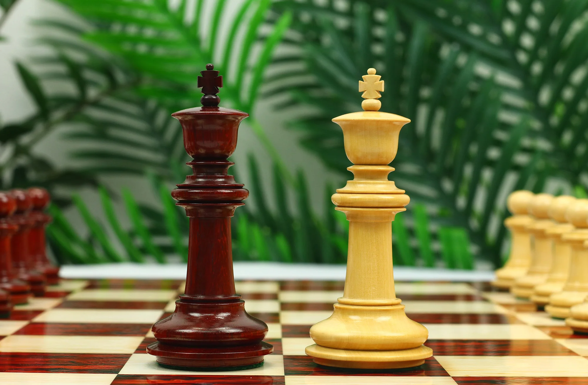 Danum Series 4.4" Premium Staunton Chess Set in Boxwood & Blood Rosewood - Image 10