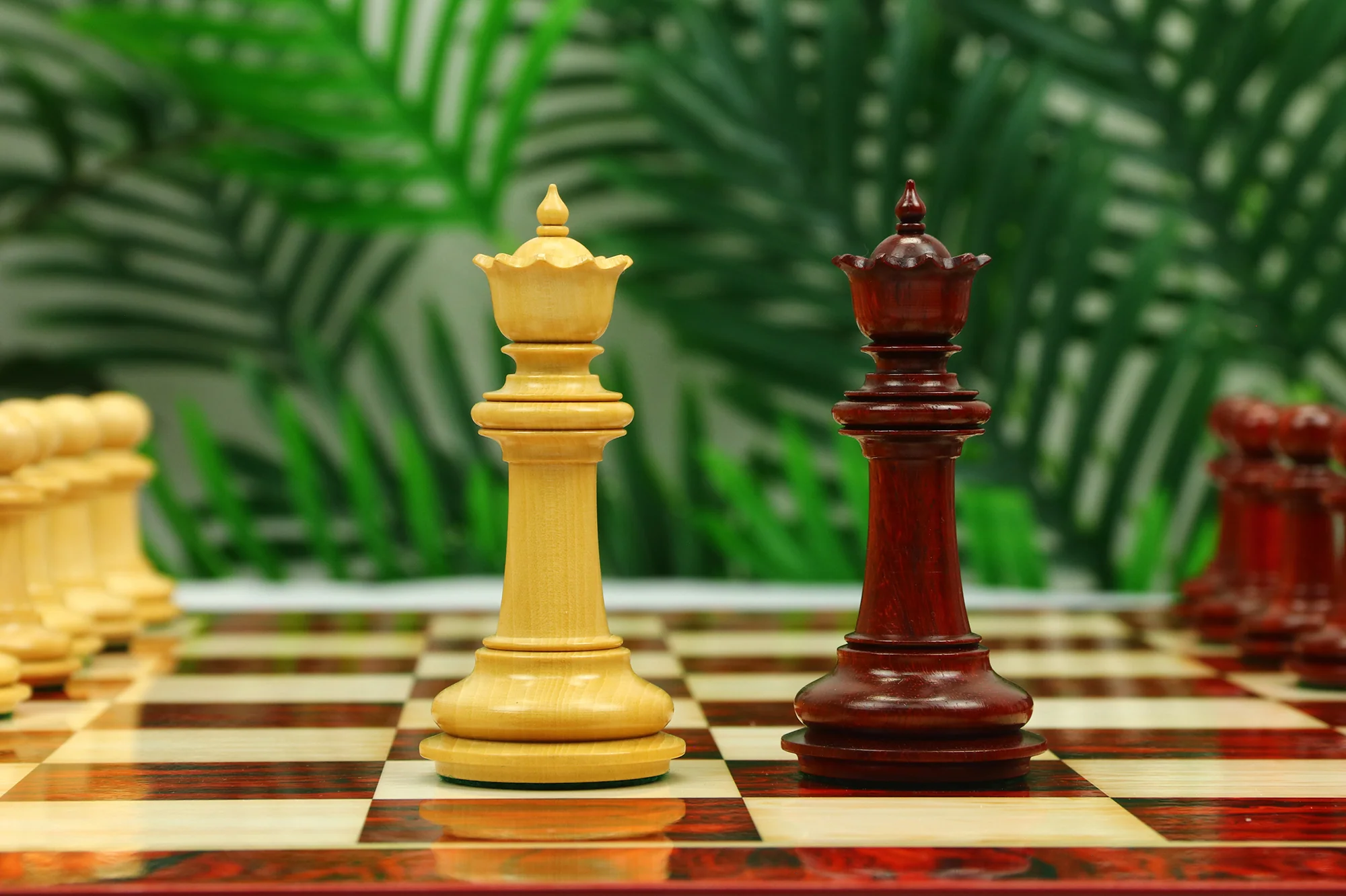 Danum Series 4.4" Premium Staunton Chess Set in Boxwood & Blood Rosewood - Image 12