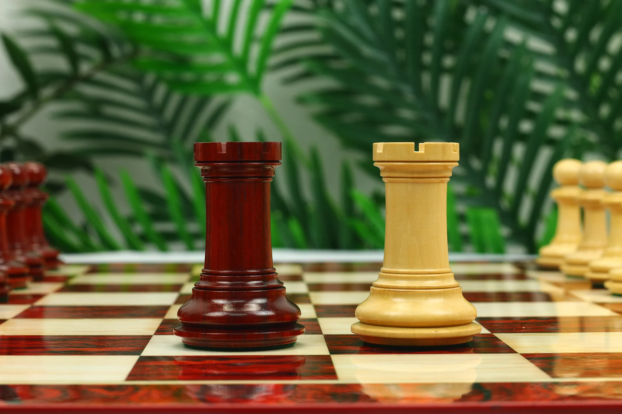 Danum Series 4.4" Premium Staunton Chess Set in Boxwood & Blood Rosewood - Image 15