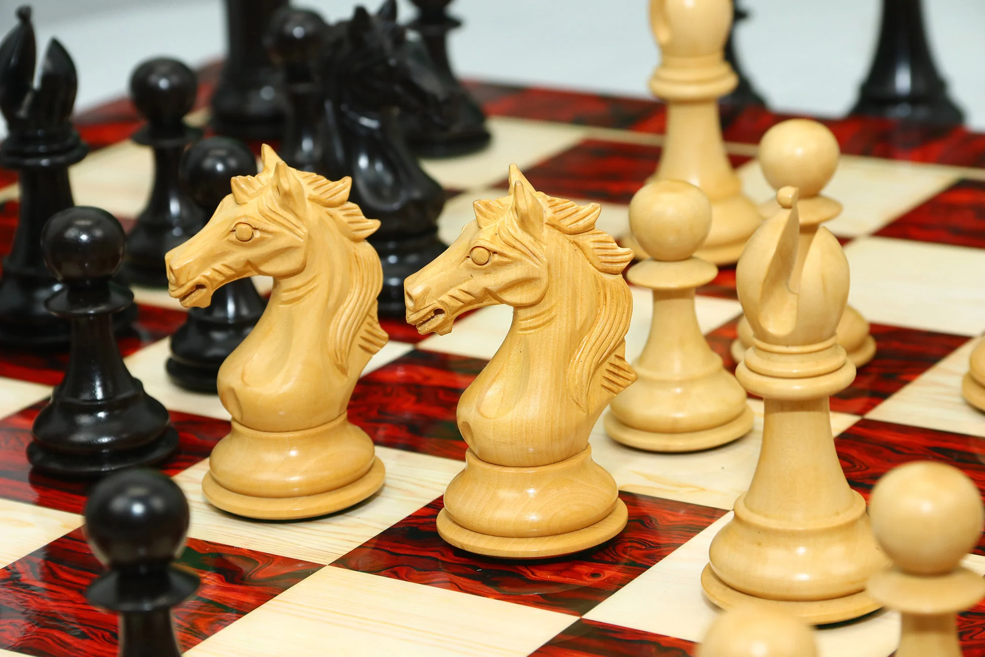 Elite Series 4.25" Luxury Staunton Chess set in Ebony/Boxwood - Image 13