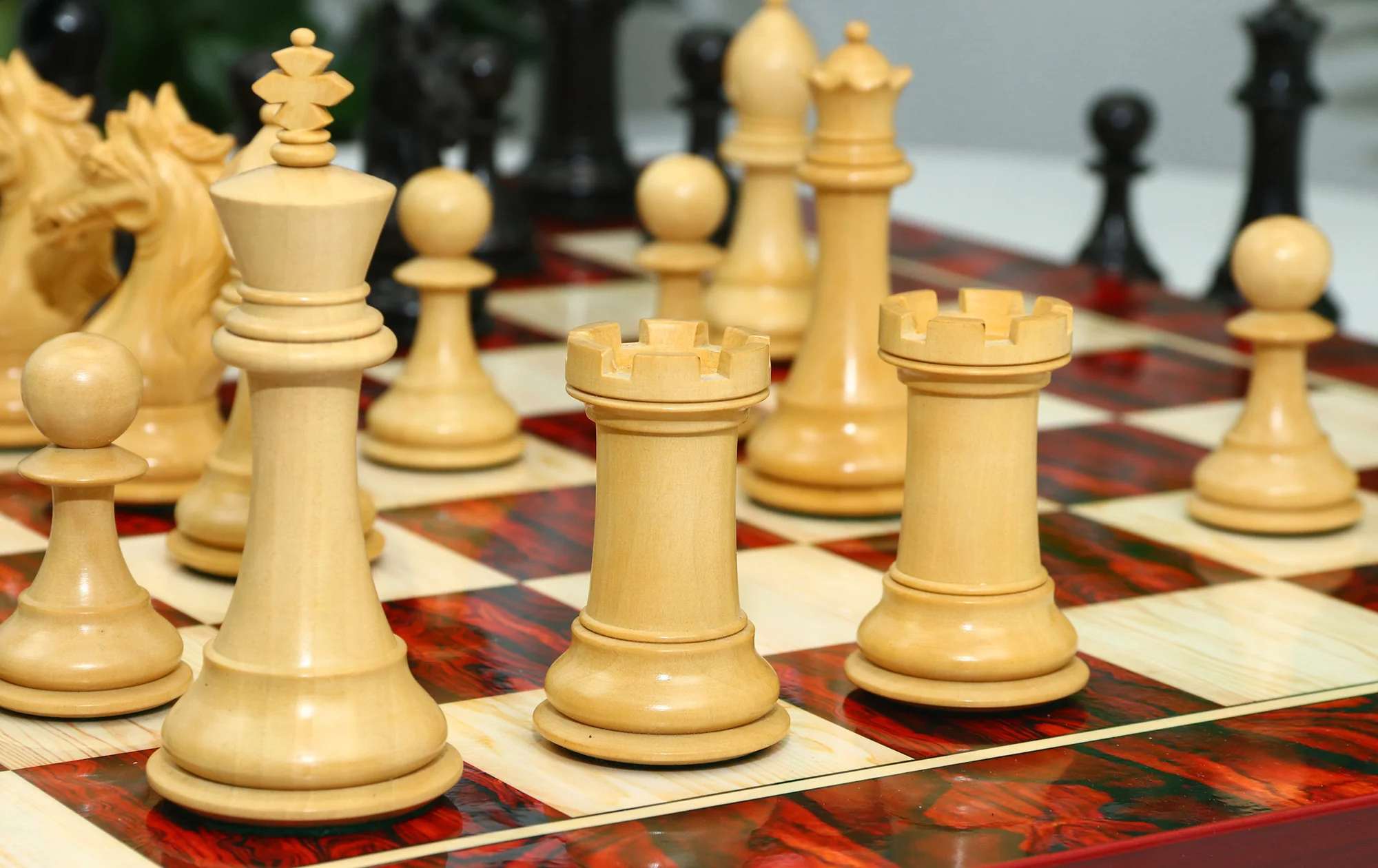 Elite Series 4.25" Luxury Staunton Chess set in Ebony/Boxwood - Image 16