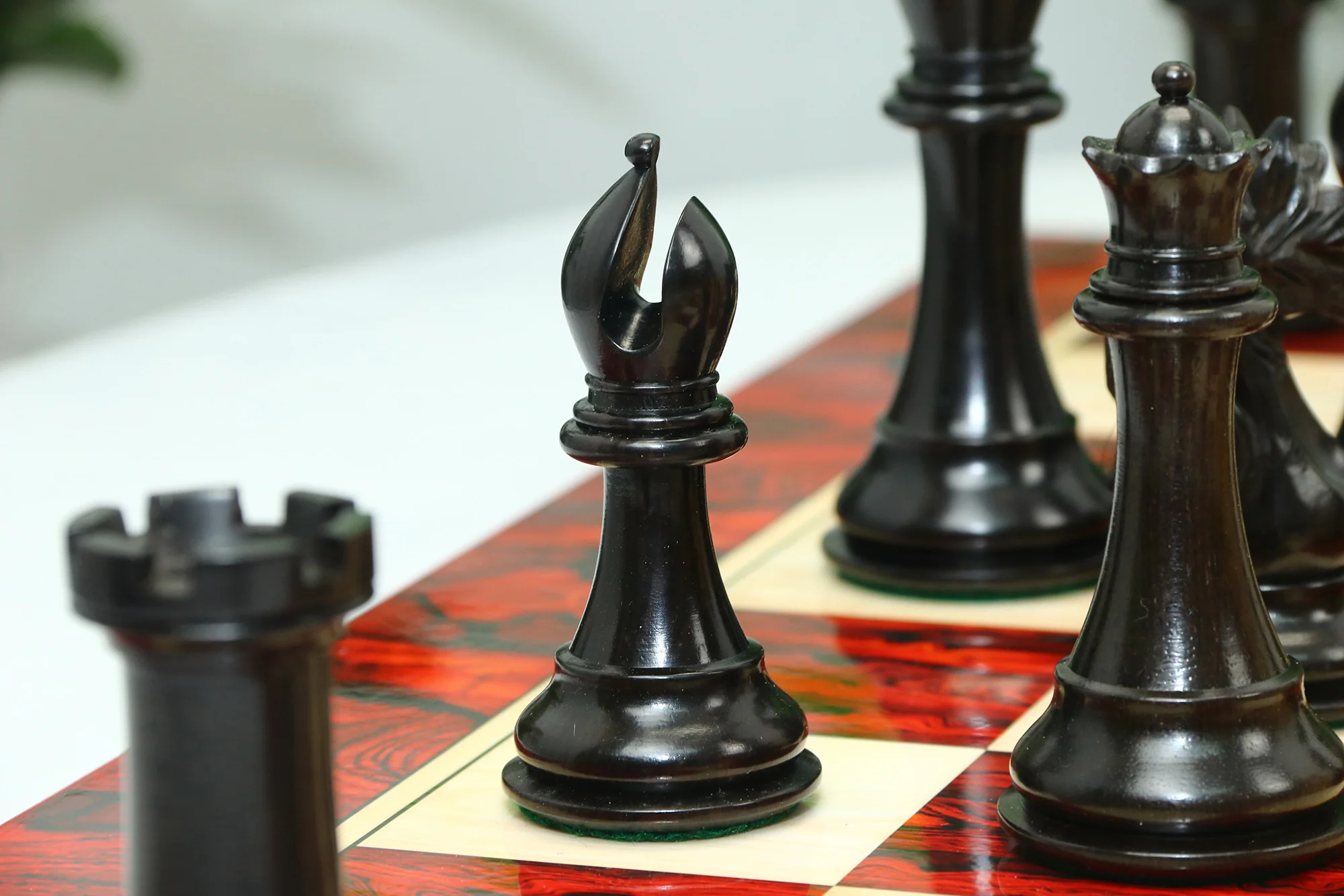 Elite Series 4.25" Luxury Staunton Chess set in Ebony/Boxwood - Image 19