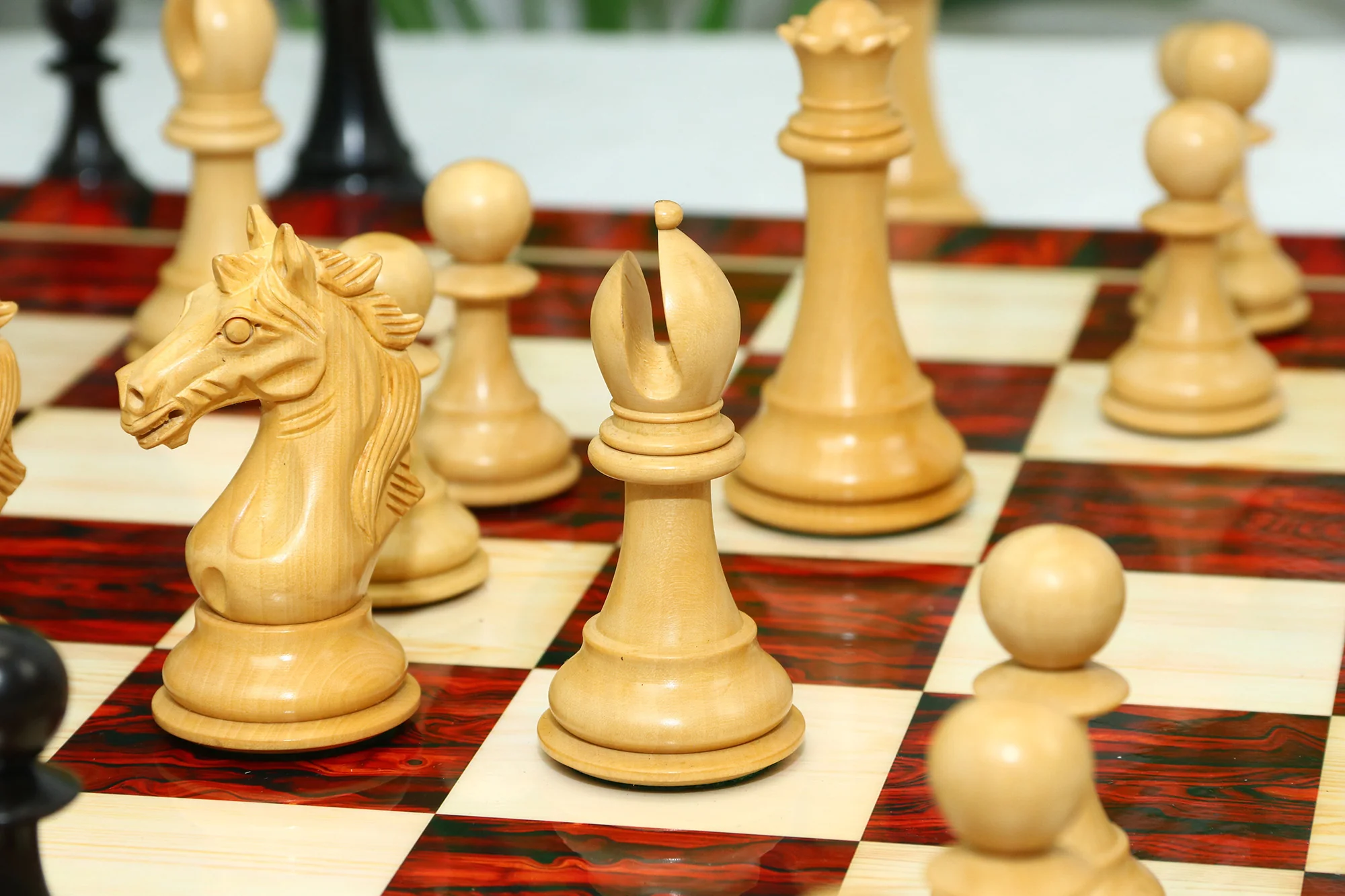 Elite Series 4.25" Luxury Staunton Chess set in Ebony/Boxwood - Image 20