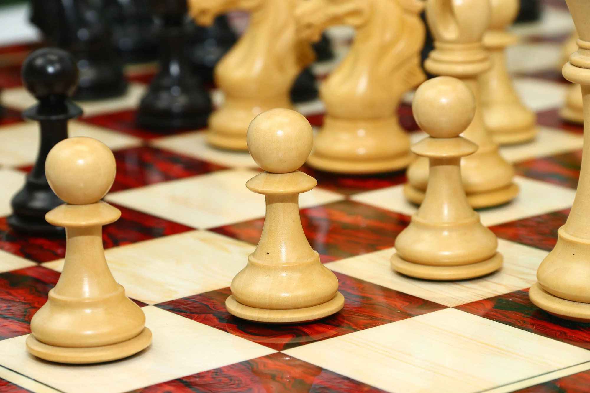 Elite Series 4.25" Luxury Staunton Chess set in Ebony/Boxwood - Image 25