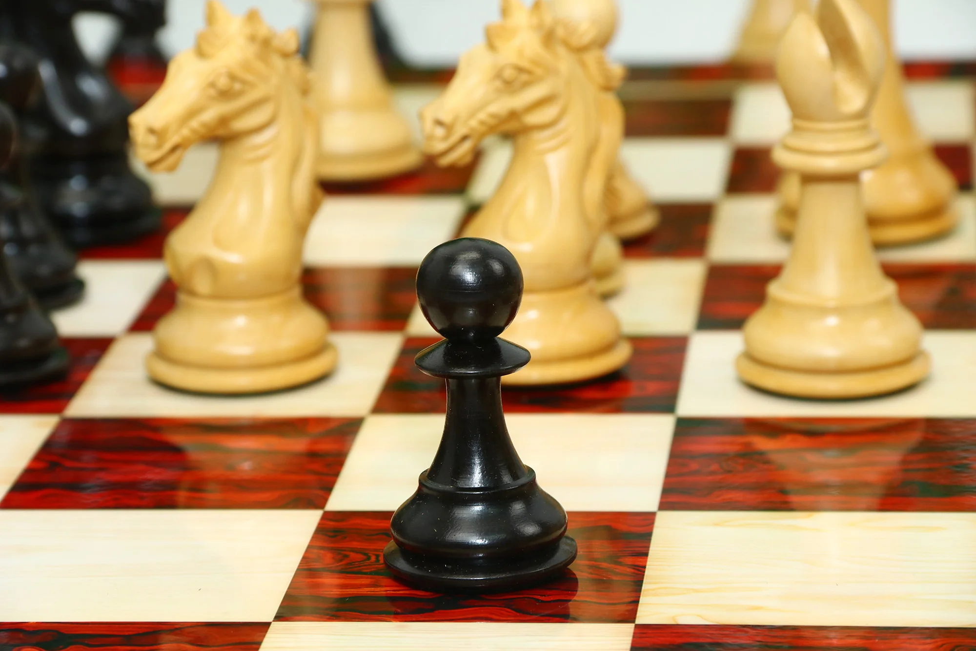 Elite Series 4.25" Luxury Staunton Chess set in Ebony/Boxwood - Image 26