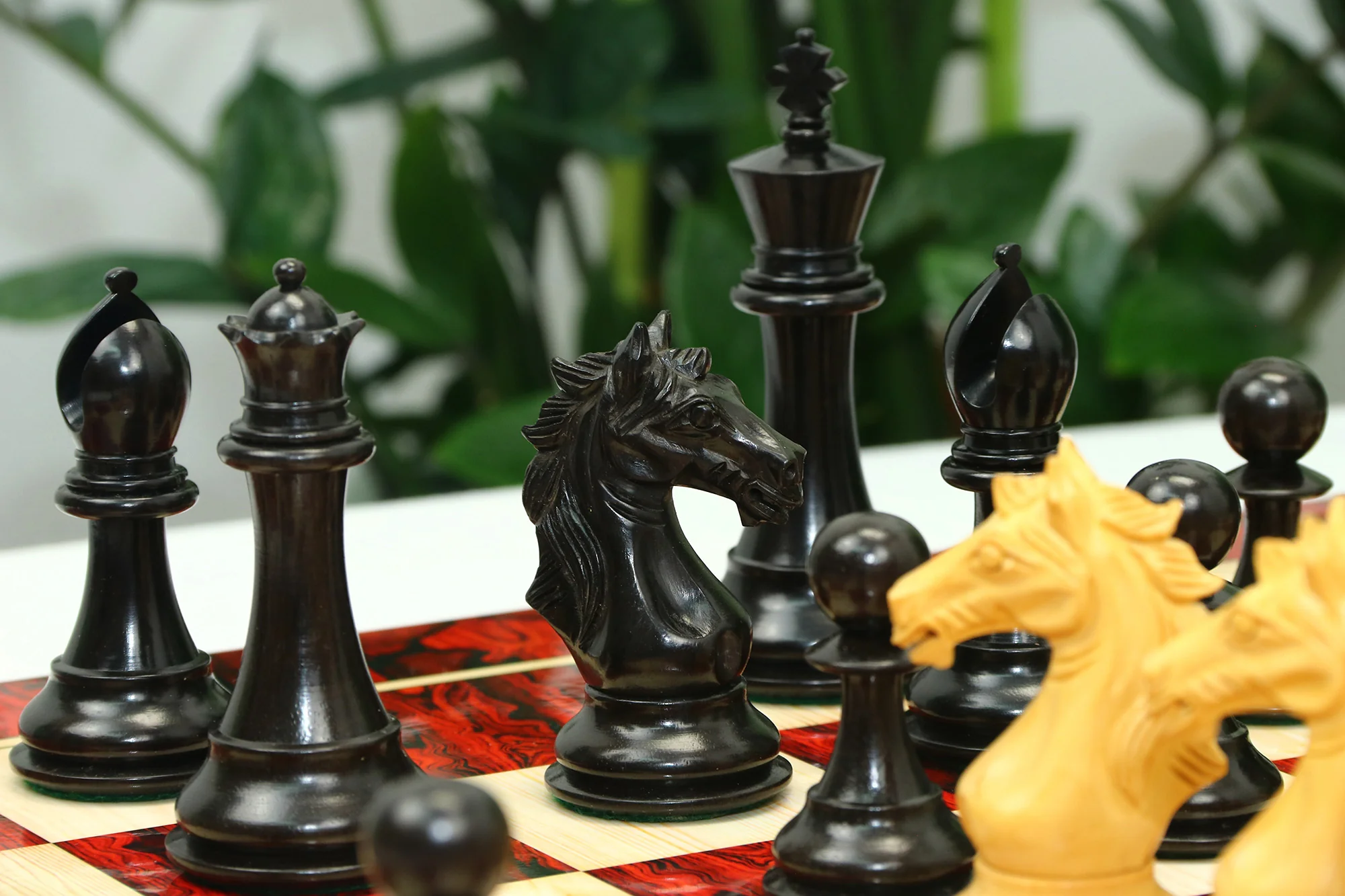 Elite Series 4.25" Luxury Staunton Chess set in Ebony/Boxwood - Image 30