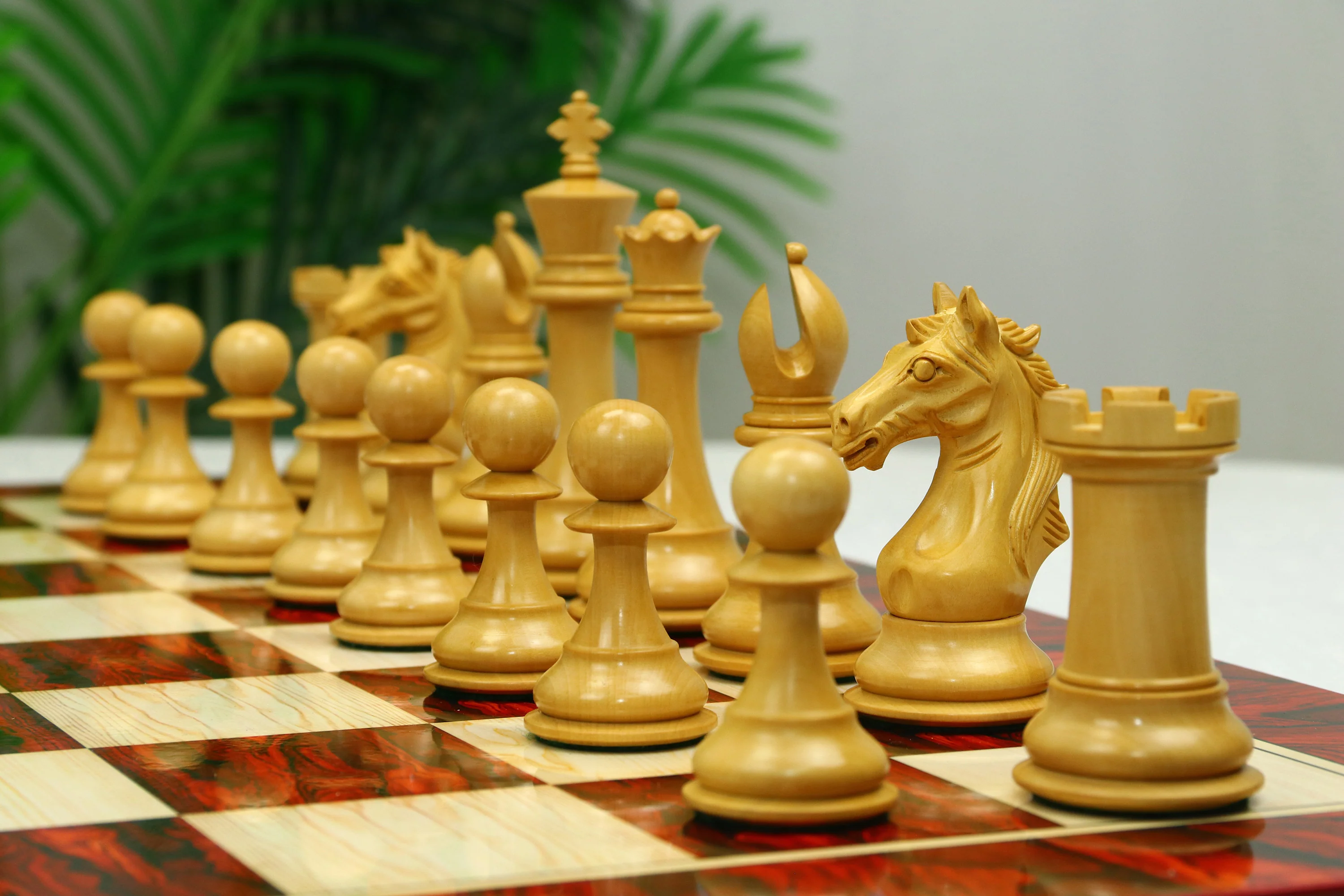 Elite Series 4.25" Luxury  Staunton Chess set in African Padouk & Boxwood - Image 4