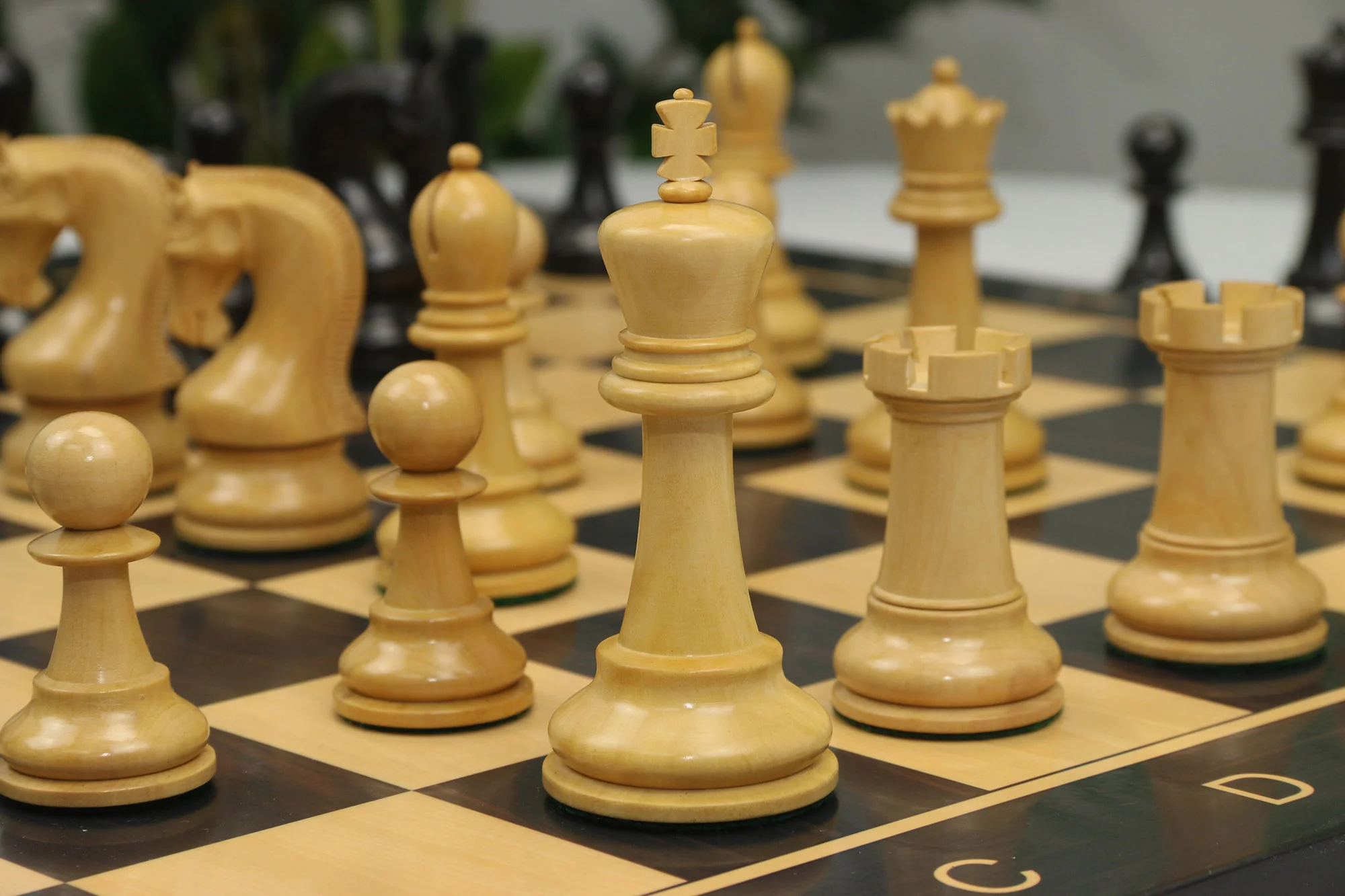 Leningrad Series 4" Chess set in Natural Boxwood and Ebonised Boxwood - Image 14