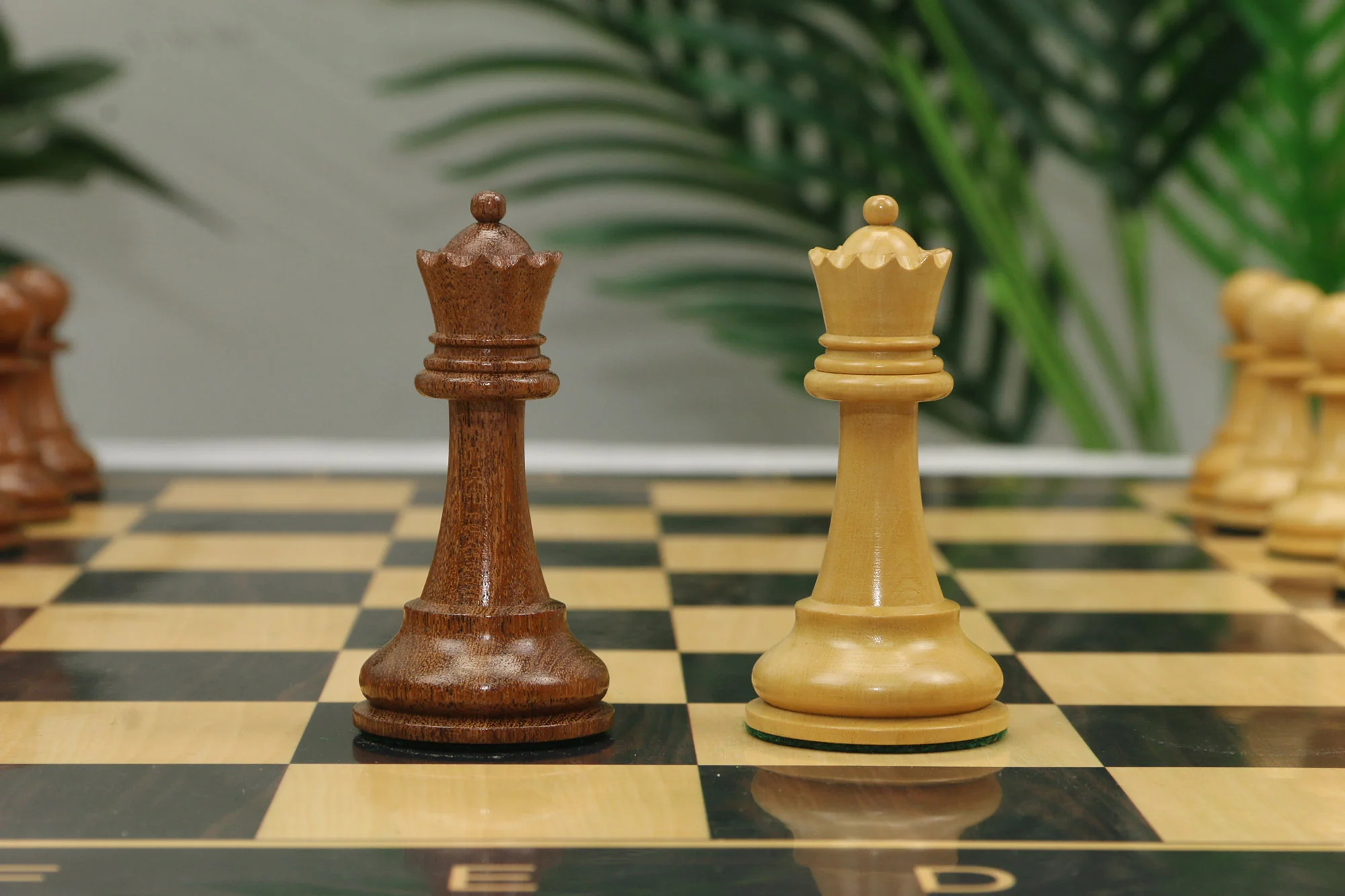 Leningrad Series 4"  Staunton Chess set in Golden Rosewood & Boxwood - Image 8