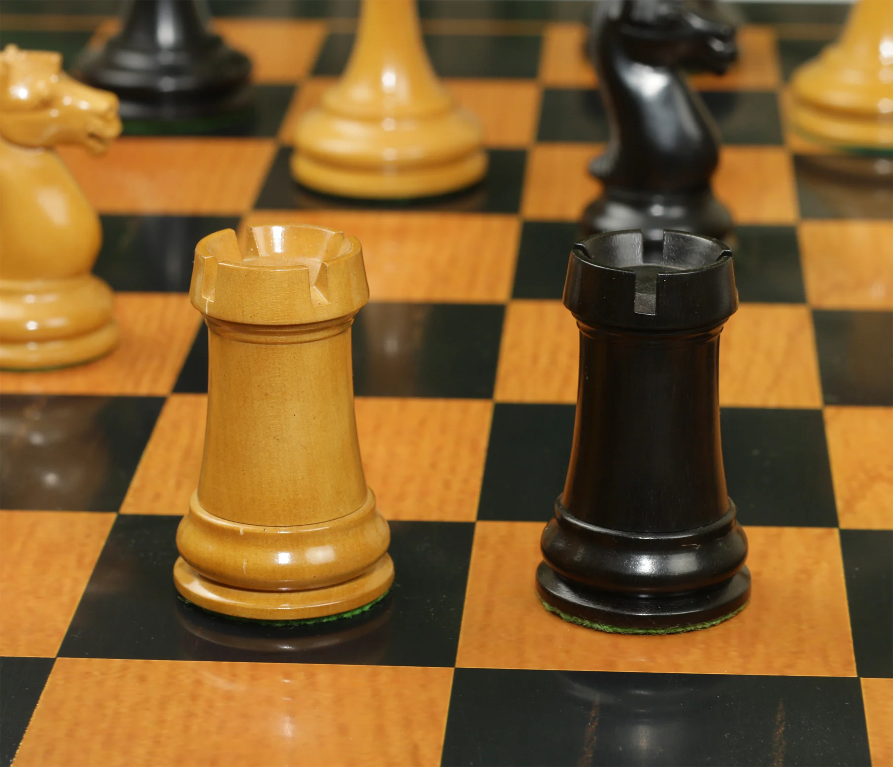 Reproduction Vintage B & Co 1860s Antique Chess Set in Ebony / Antiqued Box wood - 4" King - Image 17