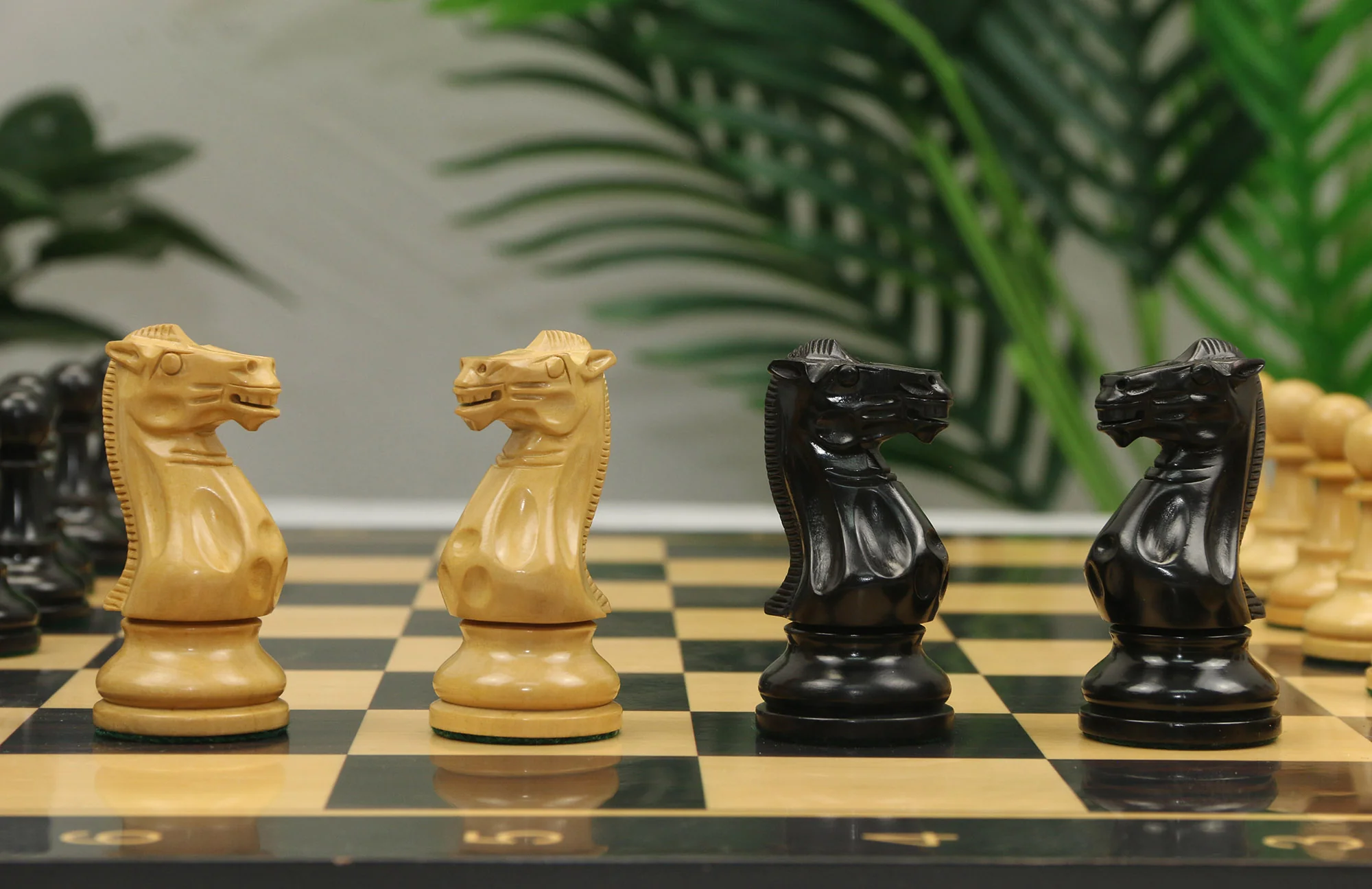 Winchester Series 4" Luxury Staunton Chess Pieces - Ebonised Wood - Image 12