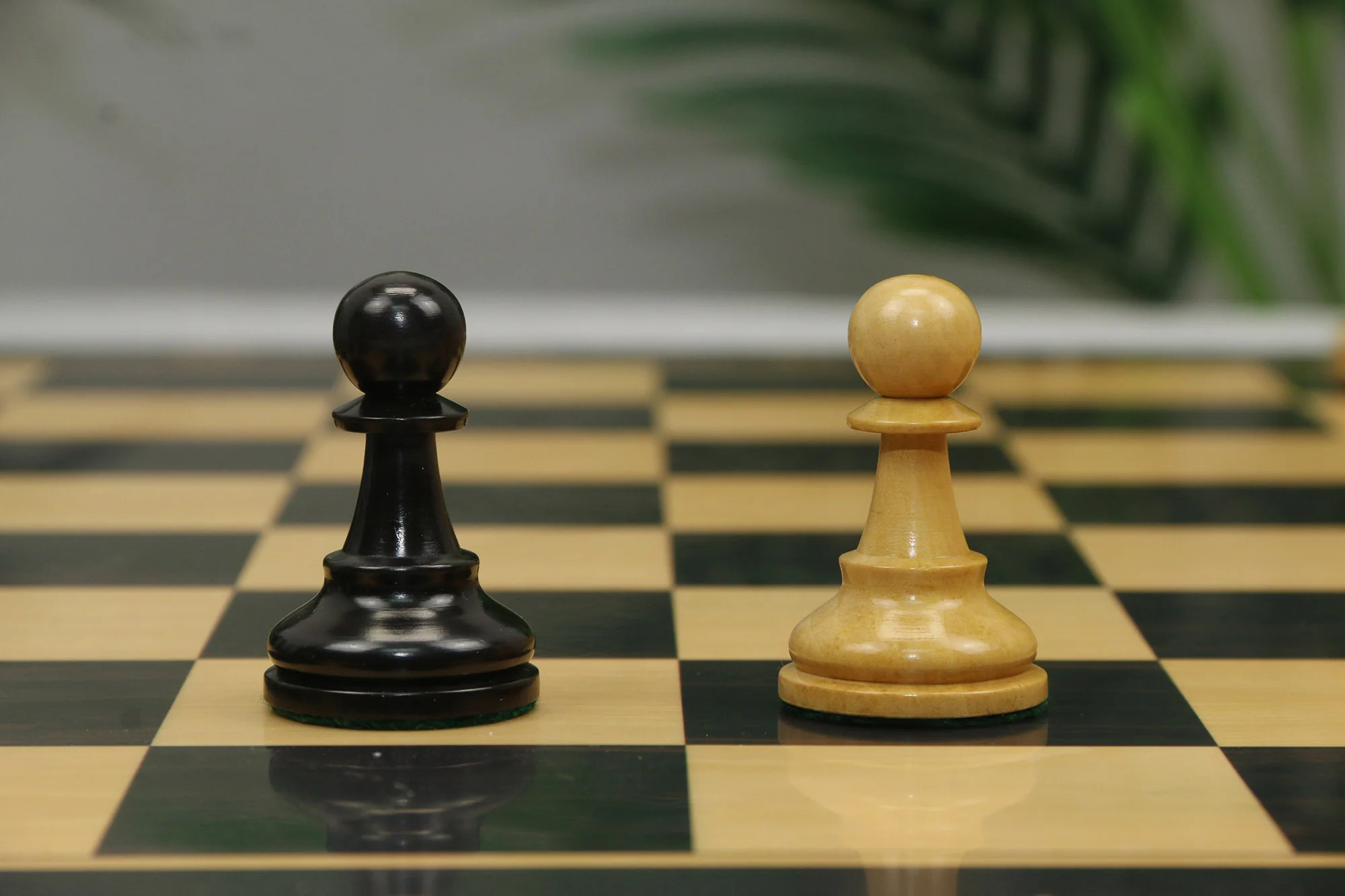 Winchester Series 4" Luxury Staunton Chess Pieces - Ebonised Wood - Image 14