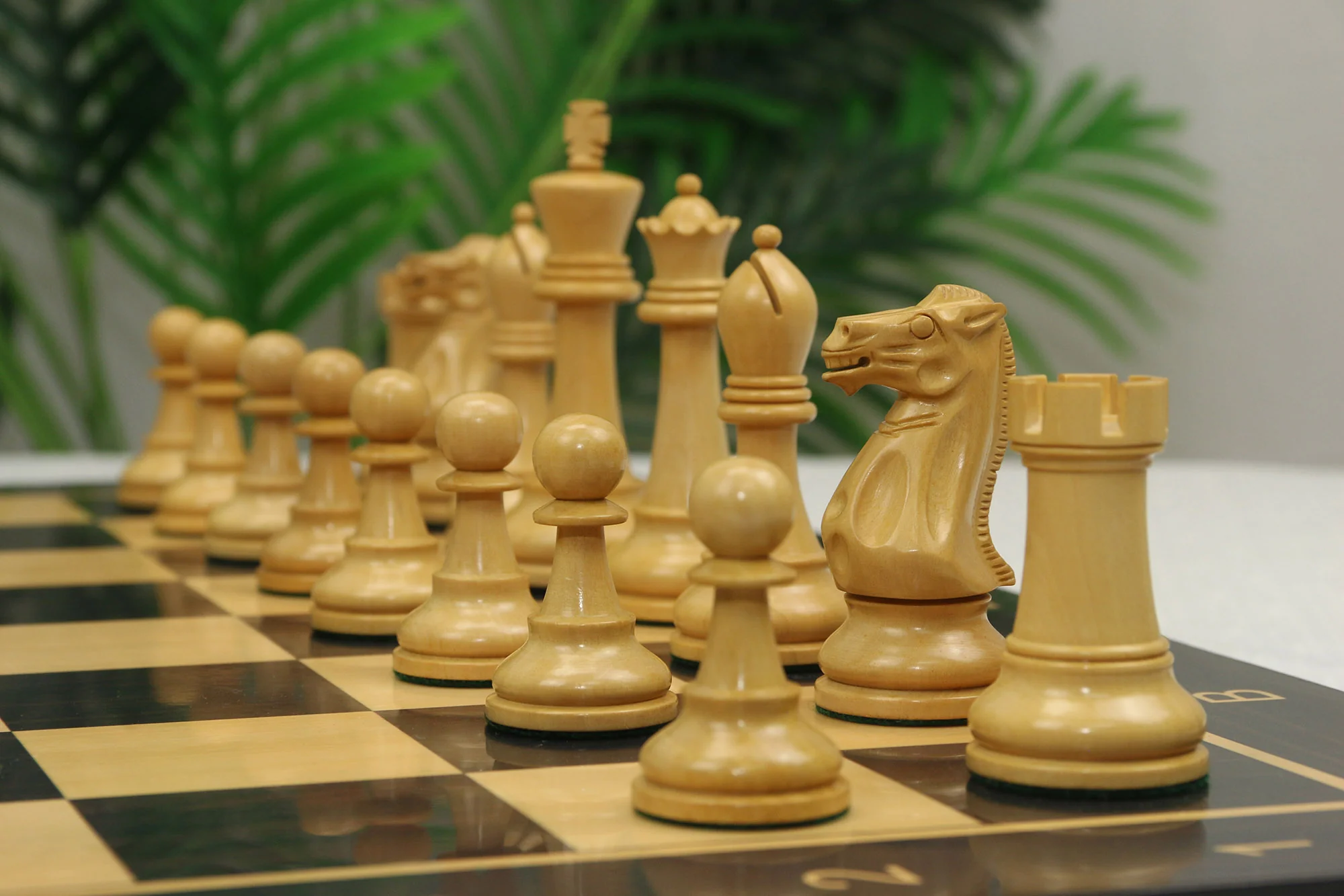 Winchester Series 4" Luxury Staunton Chess Pieces - Ebonised Wood - Image 2