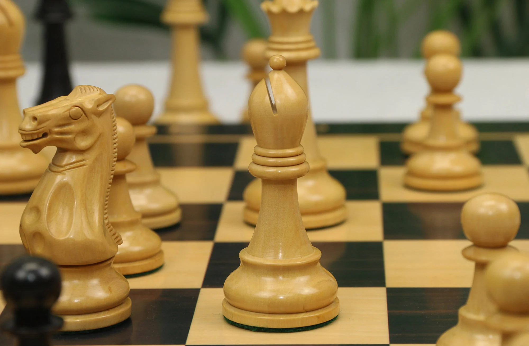 Winchester Series 4" Luxury Staunton Chess Pieces - Ebonised Wood - Image 20