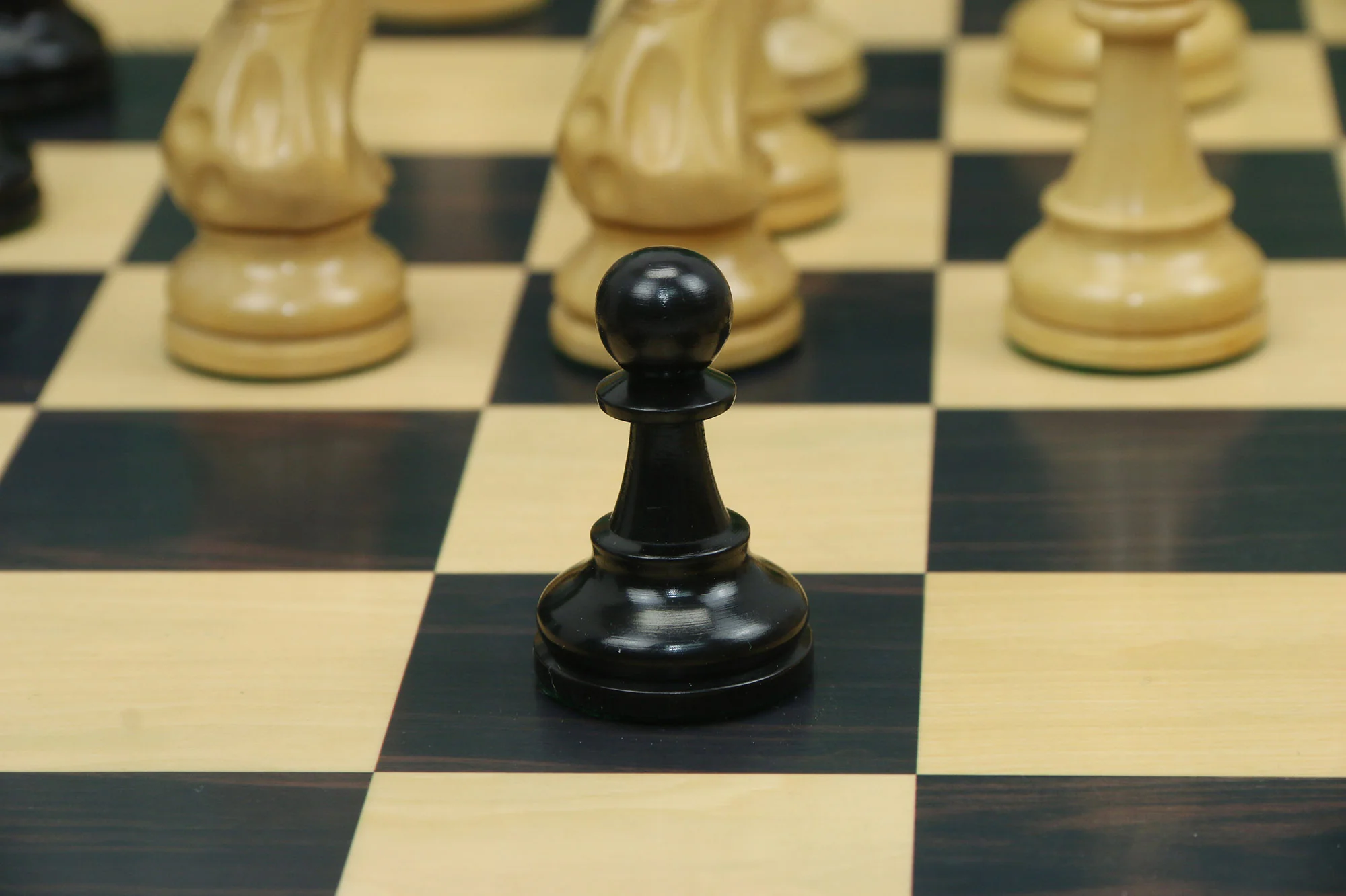 Winchester Series 4" Luxury Staunton Chess Pieces - Ebonised Wood - Image 25