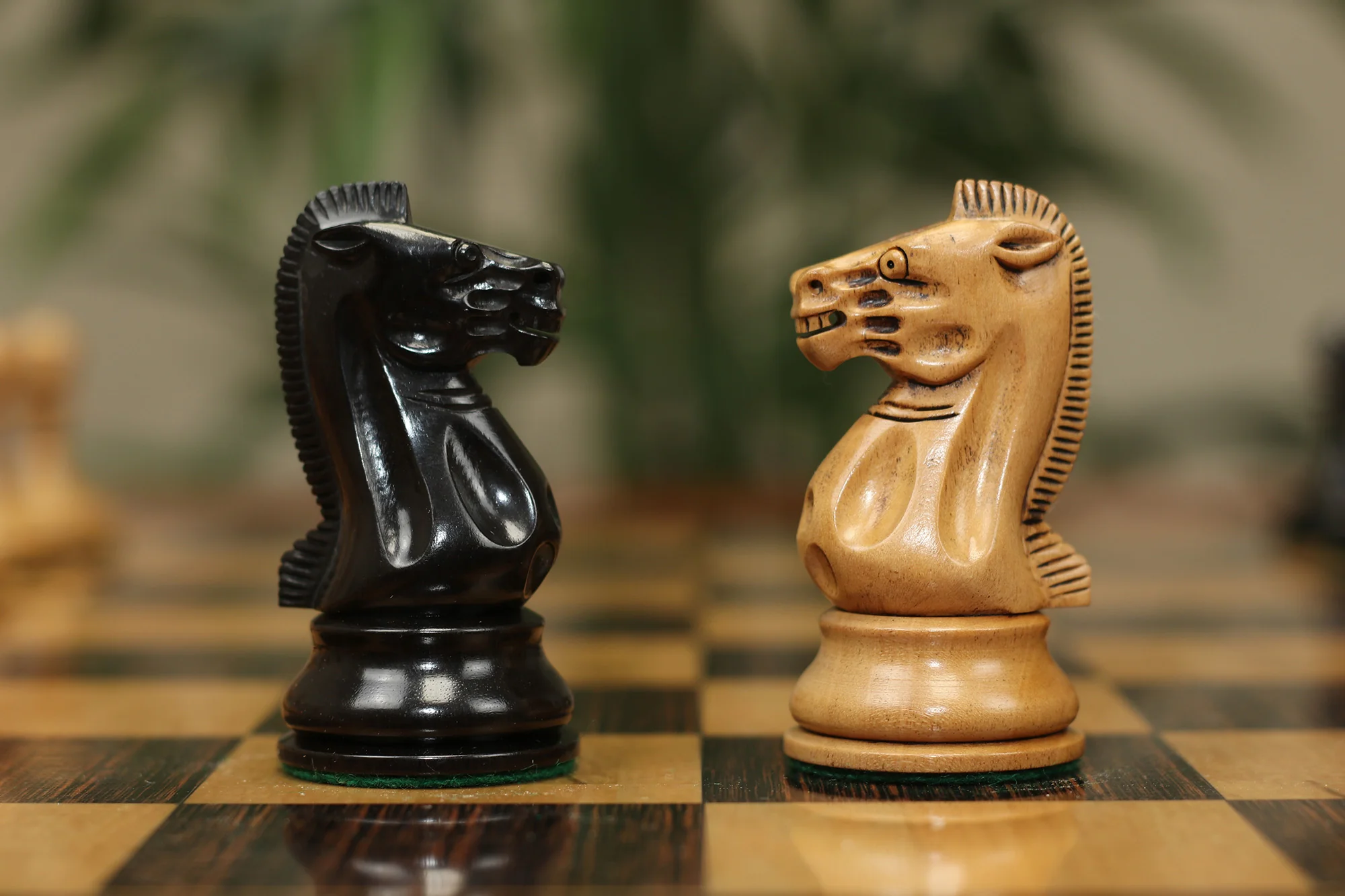 B & Company Reproduced Staunton 4.4" Chess Set in Distressed Boxwood and Ebony - Image 20