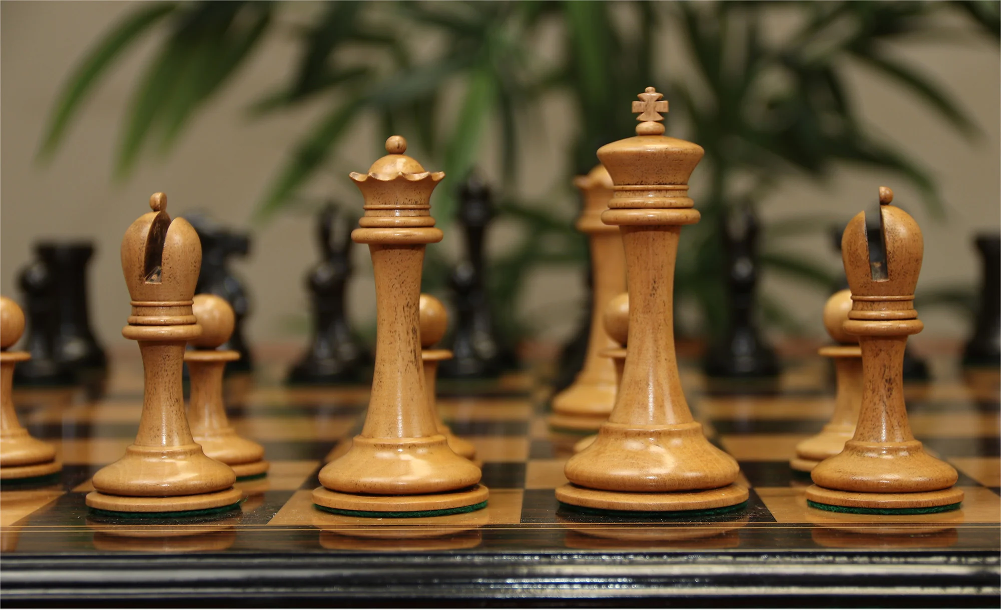 B & Company Reproduced Staunton 4.4" Chess Set in Distressed Boxwood and Ebony - Image 21