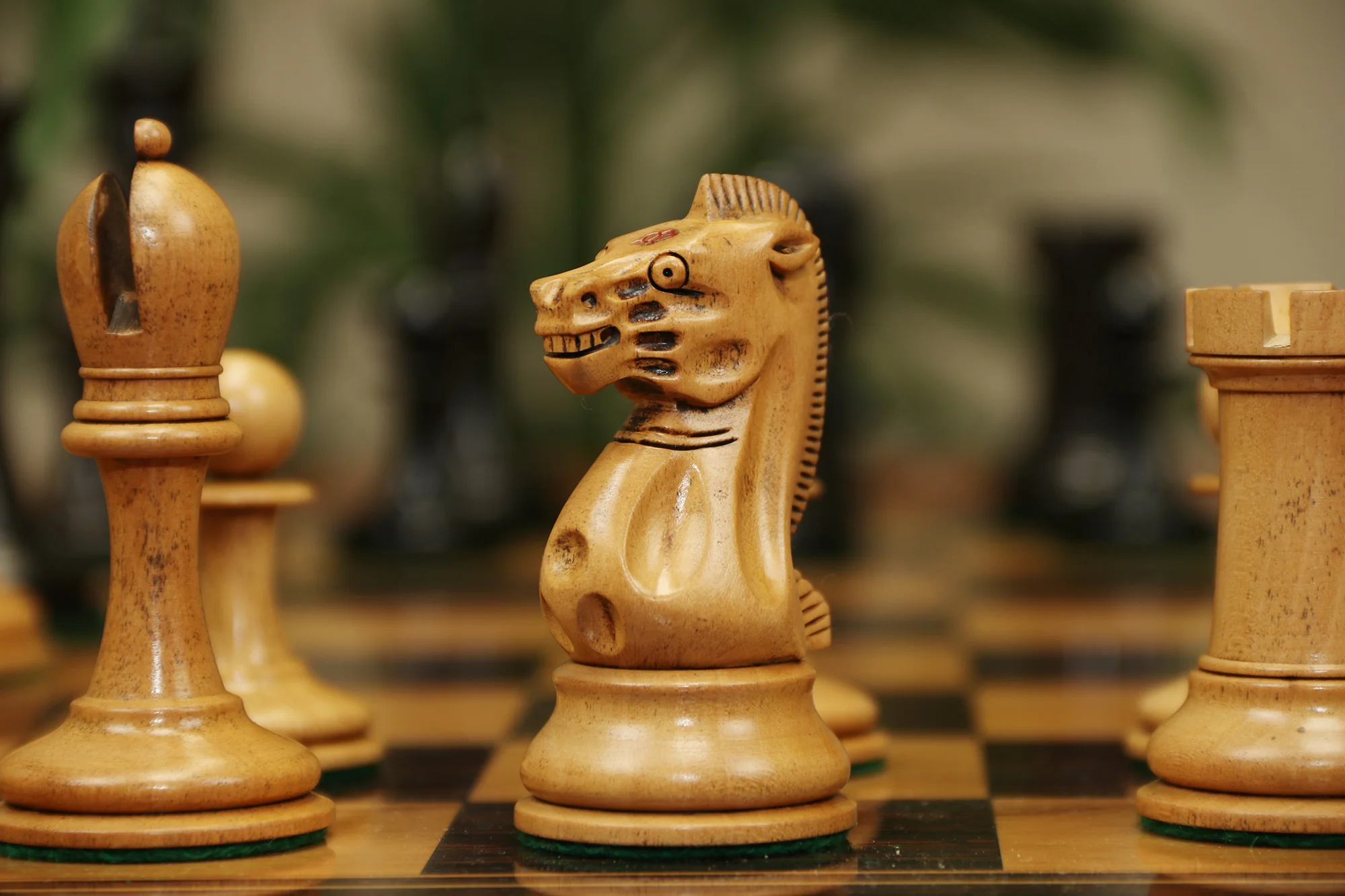 B & Company Reproduced Staunton 4.4" Chess Set in Distressed Boxwood and Ebony - Image 22